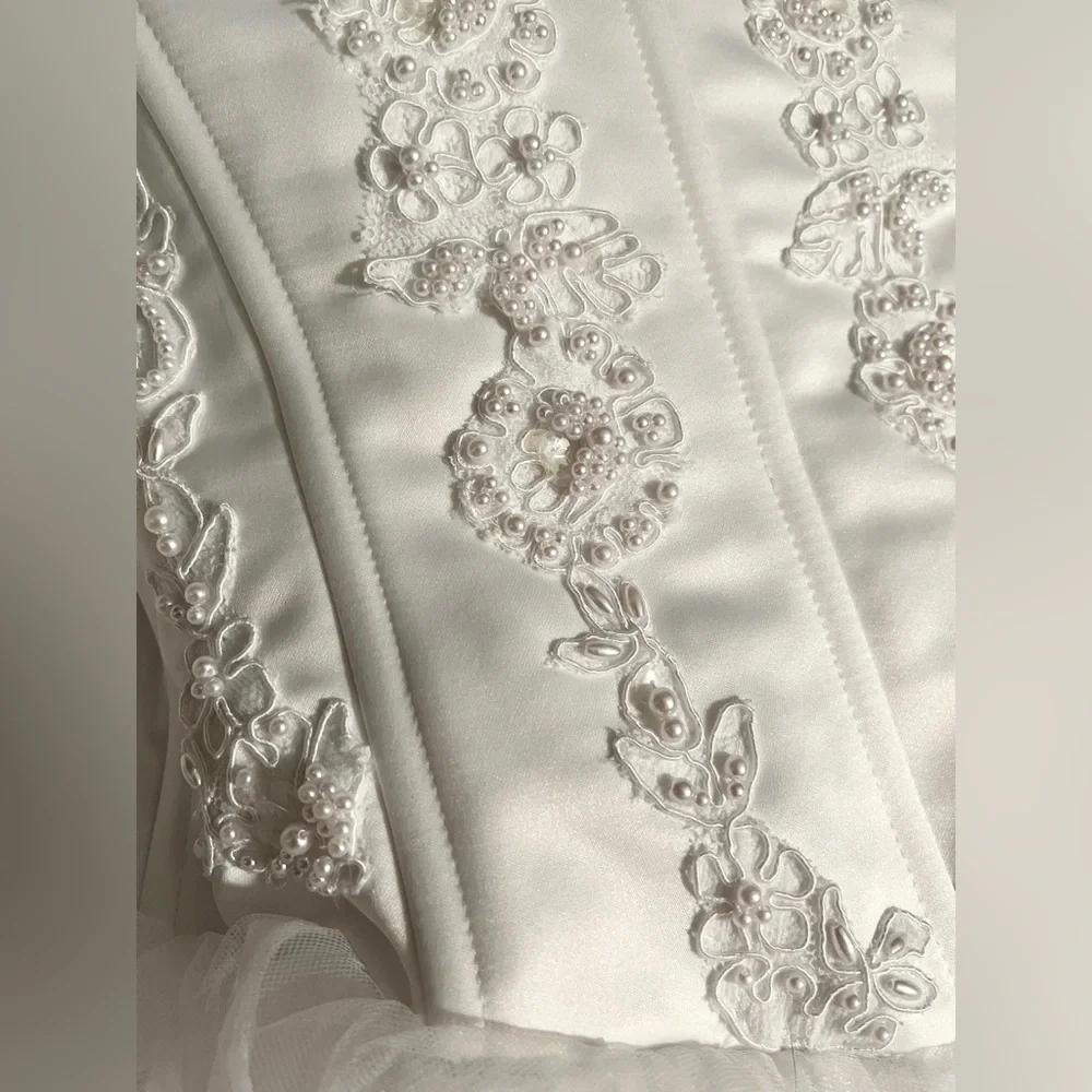Oleg Cassini Wedding Gown Size 20 - Picture 4 of 12